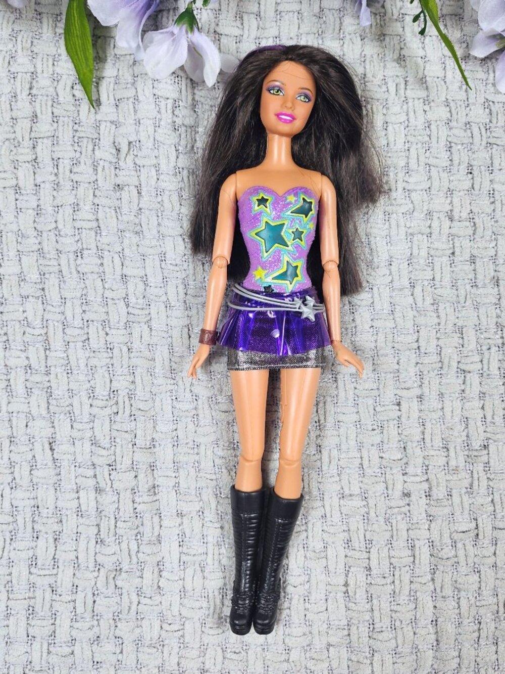 Barbie 2010 Fashionistas In the Spotlight Sassy Articulated Singing Teresa Doll